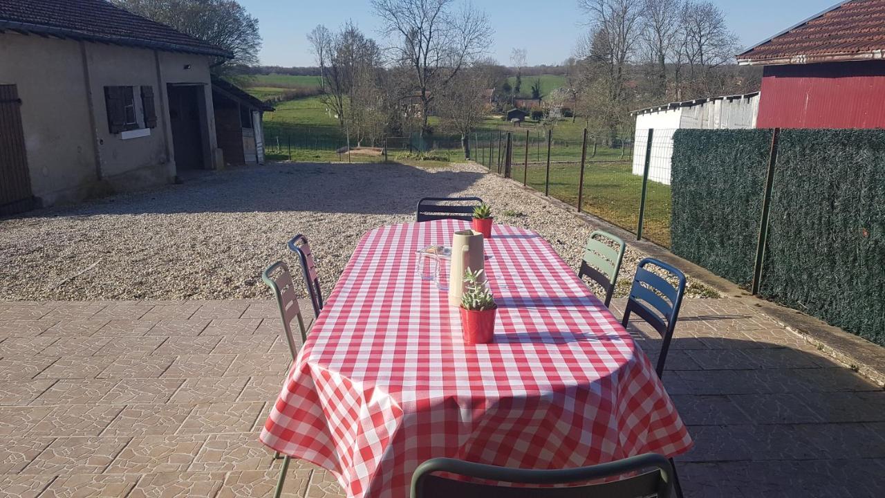 Gite De La Croisette Sommeilles Exteriör bild